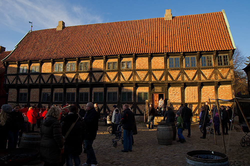 IMGP7930.jpg - Lidt sol tittede der da frem, da vi var nede ved borgmestergården