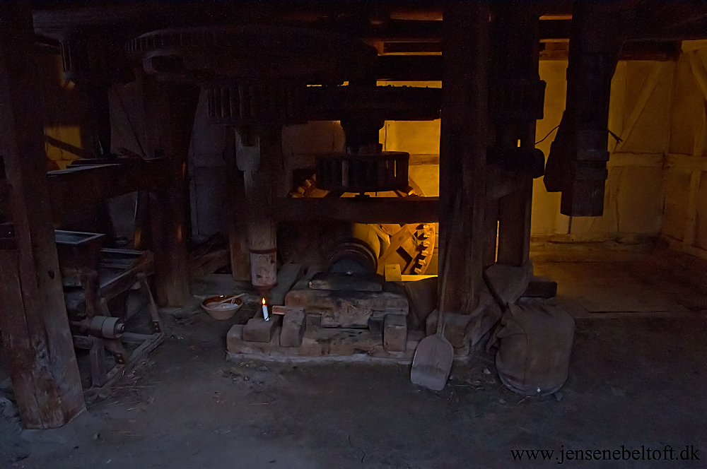 IMGP5505.jpg - I den gamle vandmølle var der igen i år stillet grød til nissen.