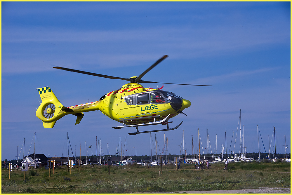 IMGP5719.jpg - UGE 30 : Lægehelikopter, slagterrigrunden Ebeltoft.