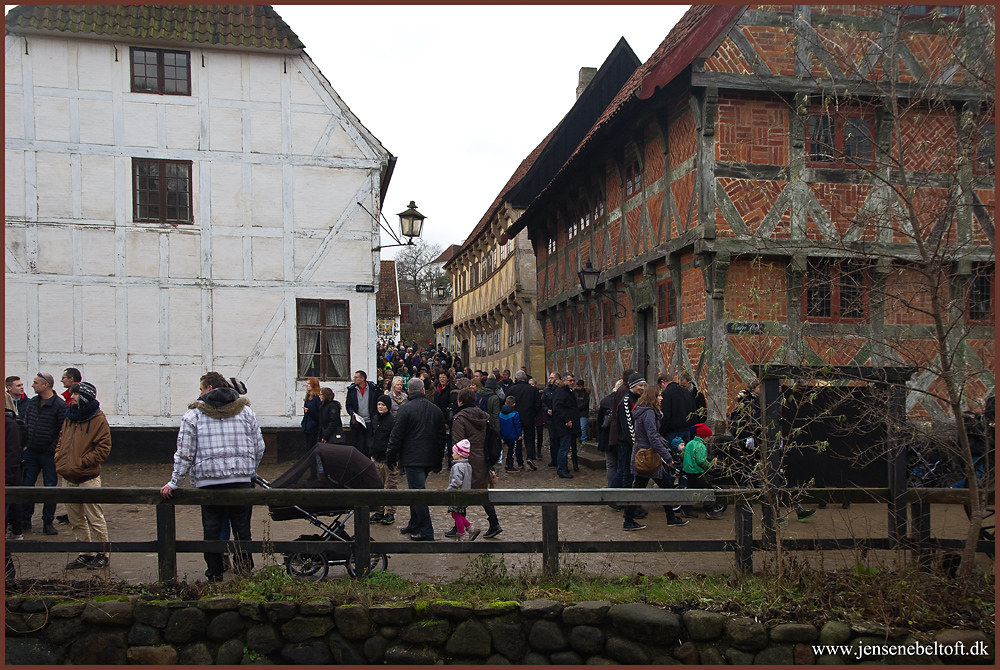 IMGP2265.jpg - UGE 50 : Besøg i Den Gamle By, der var mange menesker.